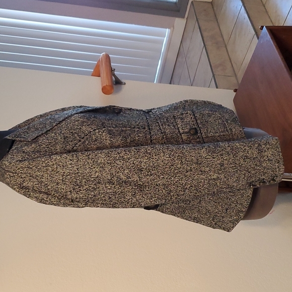 CAbi B/W Wool Blend Riding Jacket with Great Details, Sz 8 - Picture 7 of 16